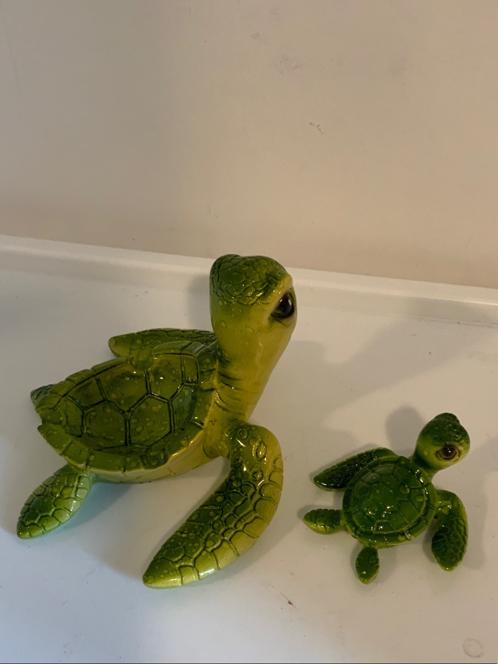 Green Ceramic Sea Turtle Figurine Pair - Decorative Home Accent